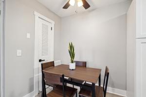 Brentwood C4 I Cozy & Comfy I 2Bd I Free Parking