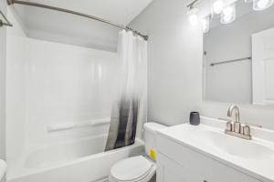 Brentwood U11 I Cozy & Comfy I 2Bd I Free Parking