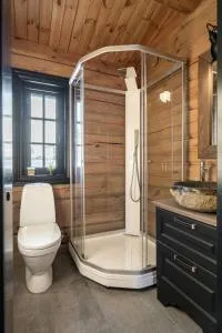 Traditional Feel In Modern Log Cabin - Kravikfjord