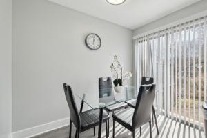 Brentwood U4 I Cozy & Comfy I 2Bd I Free Parking