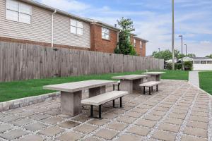 Brentwood U9 I Cozy & Comfy I 2Bd I Free Parking