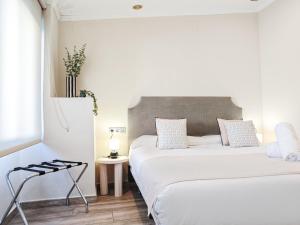 2 Bedroom Penthouse with Terrace room in azz Apartamentos Torre de la Plata