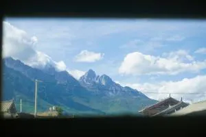 登巴雪山国际青年客栈 - Нінлан