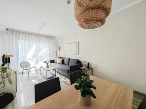 AZZ Sevilla Torre de la Plata Apartamentos - 阿兹纳尔卡扎尔