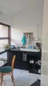 Hugo's - Flatlet - Southport