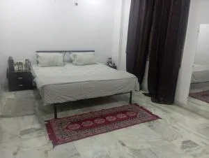 my space apartment - آغْرا