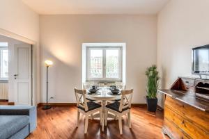 Splendid flat on the Tiber river