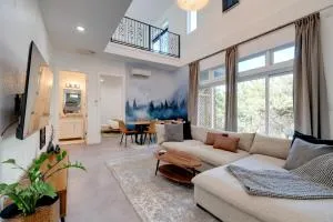 Near Lake Travis and Marina Modern Austin Getaway! - Four Points