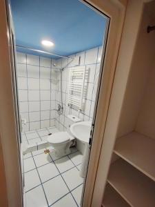 Guest House Bolnisi Yellow room