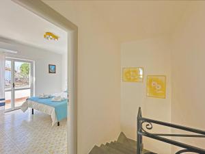 226 - VILLAGGIO RIVA MUSONE Villa con portico e ampio giardino, climatizzata, PULIZIA, BIANCHERIA E SPIAGGIA INCLUSA