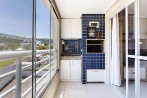 Apto em cond. com piscina a 700m da praia CMC101