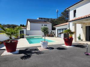 Villas Villa avec piscine jacuzzi et sauna : Villa 3 Chambres