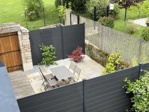 Appart'hotels Appart-hotel n 2 calme avec vue sur la piscine, petit-dejeuner, terrasse et parking : photos des chambres
