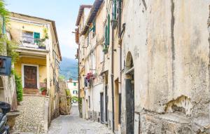 2 Bedroom Cozy Apartment In Taggia