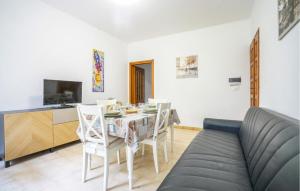 2 Bedroom Cozy Apartment In Taggia