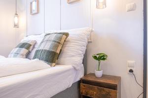 Bright and Modern Room in Meidling District Vienna