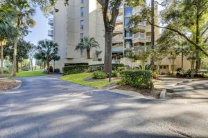 Barrington Court 409