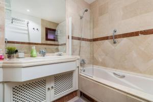 Beachfront, 3pools, King Bed, Free Gymparking