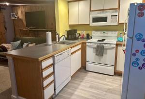 Cozy Condo, Minutes from Sunday River