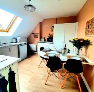 Appartements La Petite Matelote Appartement lumineux - vue Cathedrale : photos des chambres