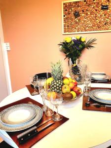 Appartements La Petite Matelote Appartement lumineux - vue Cathedrale : photos des chambres