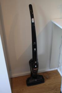 Air conditioned condo downtown with lake view