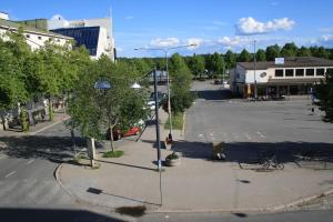 Air conditioned condo downtown with lake view