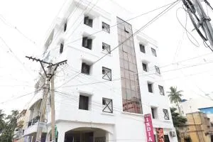 shree service apartment - 丁迪古尔