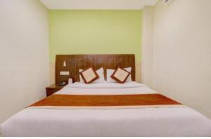 Blossoms Rooms The Plaza Residency- Free Lunch Or Dinner- Lakdikapul