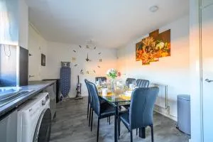 -RAGS- For your relaxed, Cosy Stay, Free Parking - Beeston