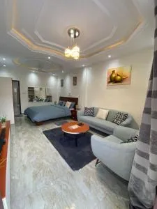 Gilles Golden Palace - Bodjo