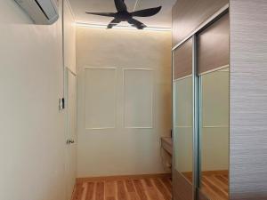 Cheap! New, 1-7 Pax PJ Town area, Easy Parking