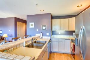 Stunning Mountain Views Silverthorne Condo!