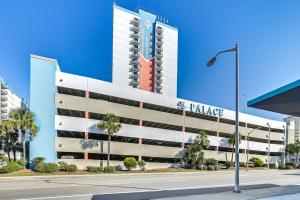 Steps to Myrtle Beach Condo with Resort Amenities