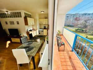 Sunny Apartment Vojenska - Old Town