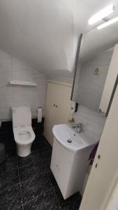 FLH - Feel Like Home Modern 1-Bedroom Ground floor Apartment in Strovolos