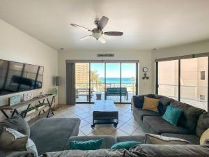 3BR Condo at Iconic Sandy Beach Area