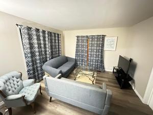 A Quiet and decent 3 bedroom apartment