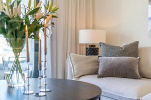 INF26F - Modern and bright city apartment