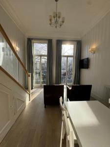 Luxury mezzanine apartment in Kensington Earls Court Garden Square
