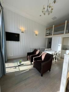 Luxury mezzanine apartment in Kensington Earls Court Garden Square