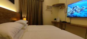 Relax and Chill - Studio with patio near Nuvali