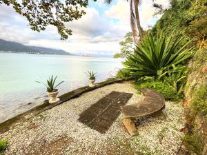 Lindo Loft a beira Mar em Ilha Bela Acesso ao mar