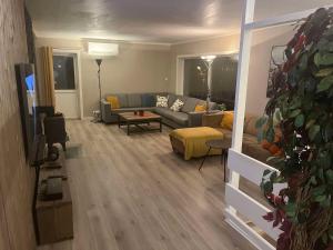 Large detached house in the middle of Lofoten