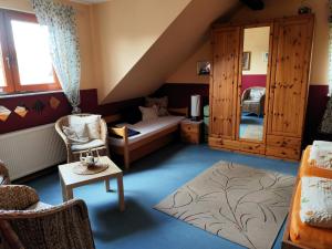 Große, gemütliche Wohnung in dörflicher Idylle