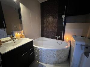 Krásny, plne vybavený byt s bezplatným parkovaním