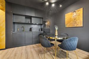 LAM Klimt - AC - Balcony