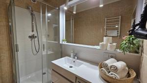 Світло та вода постійно! Green Apartment