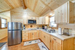 Horse Farm Retreat w Pond View Near Louisville
