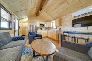 Porch and Pond Views La Grange Cabin Retreat! - Мэдисон